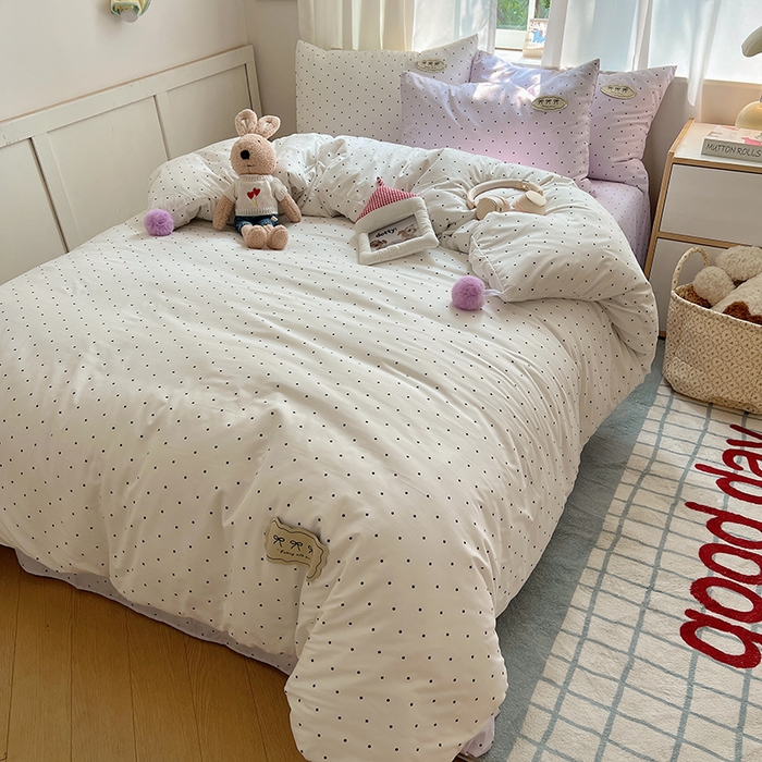 91家纺网 家纺一手货源 找家纺 桃心家居 2025新款A类ins云柔水洗棉织标混搭蝴蝶结毛球少女奶呼呼仙气四件套系列 水洗棉毛球-蝴蝶结芋泥波点