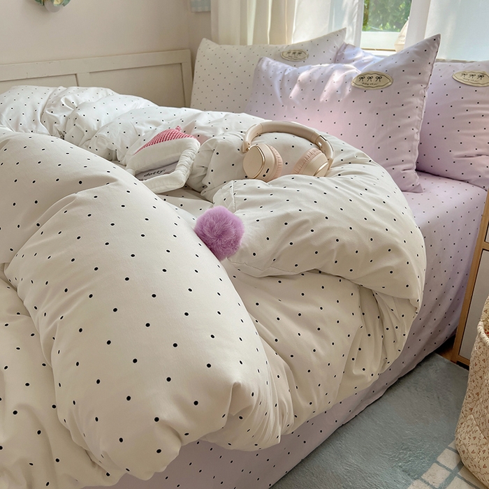 91家纺网 家纺一手货源 找家纺 桃心家居 2025新款A类ins云柔水洗棉织标混搭蝴蝶结毛球少女奶呼呼仙气四件套系列 水洗棉毛球-蝴蝶结芋泥波点