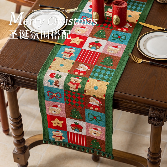 91家纺网 家纺一手货源 找家纺 大梧2025新款圣诞绒球-桌旗 圣诞小熊绿边