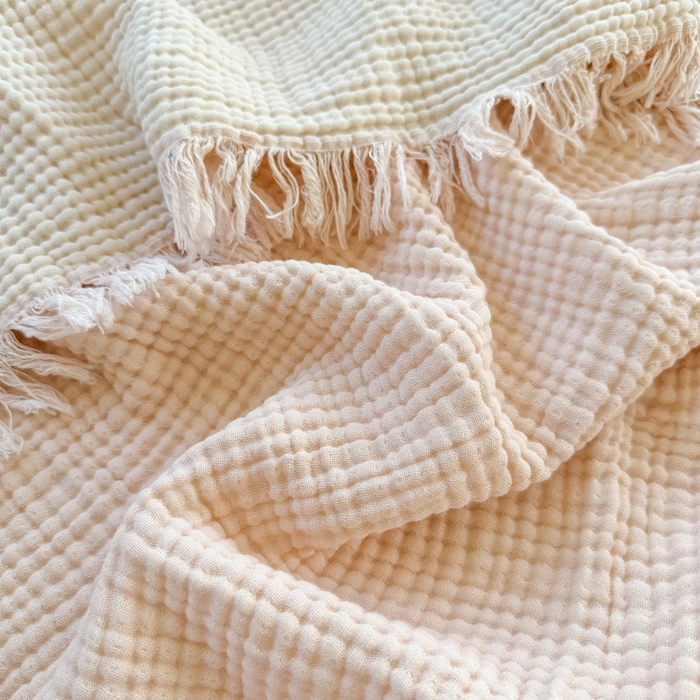 91家纺网 家纺一手货源 找家纺 佰亿莱2026新款全棉四层纱流苏毯纯棉夏被盖毯空调毯 浅粉色