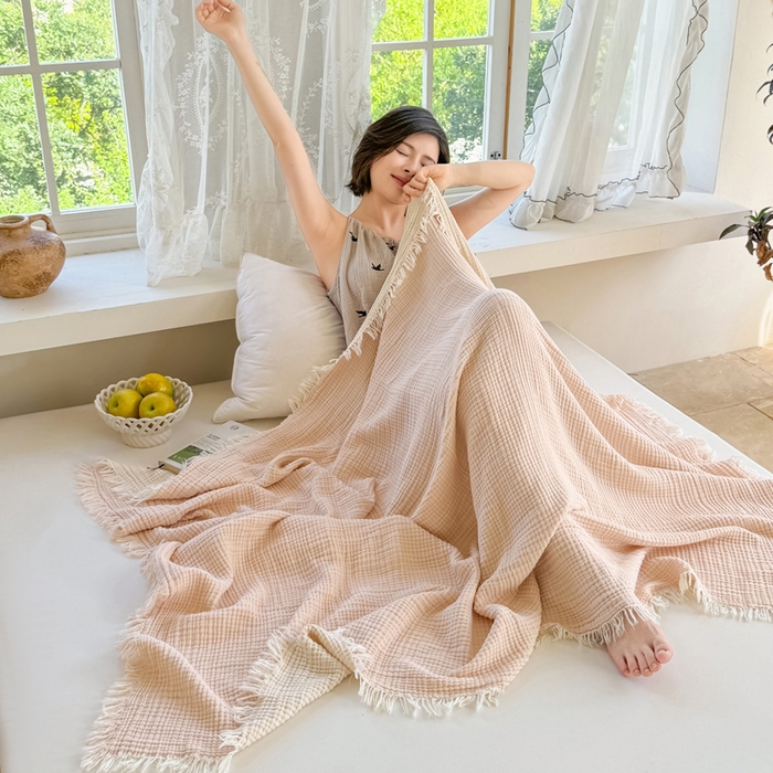 91家纺网 家纺一手货源 找家纺 佰亿莱2026新款全棉四层纱流苏毯纯棉夏被盖毯空调毯 浅粉色