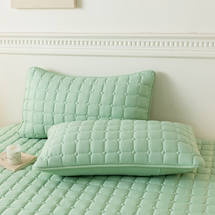 91家纺网 家纺一手货源 找家纺 卡伦家纺 2025新款四季款夹棉绗绣纯色枕套枕芯 方形绿