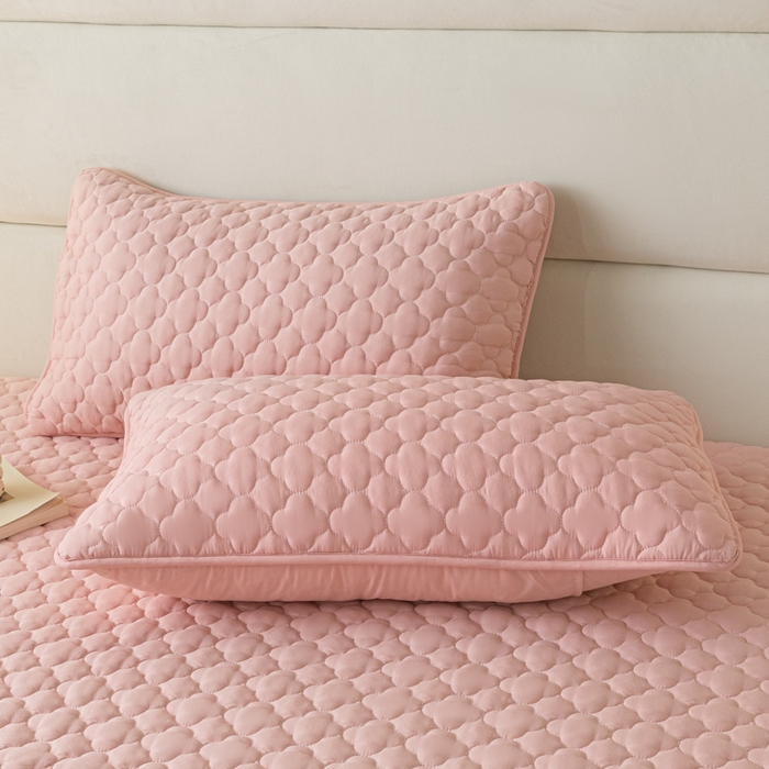 卡伦家纺 2025新款四季款夹棉绗绣纯色枕套枕芯 梅花粉