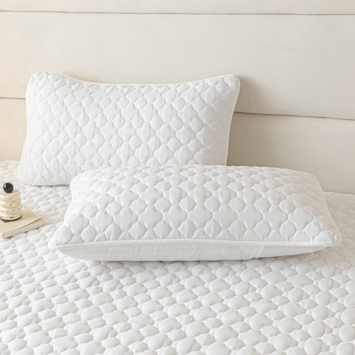 卡伦家纺 2025新款四季款夹棉绗绣纯色枕套枕芯 梅花白