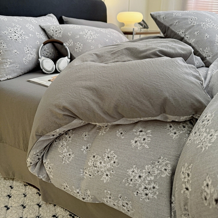 91家纺网 家纺一手货源 找家纺 金梦拉家纺 2025秋冬爆款新品高克重加厚原麻亚麻皱皱纱印花四件套 灰调