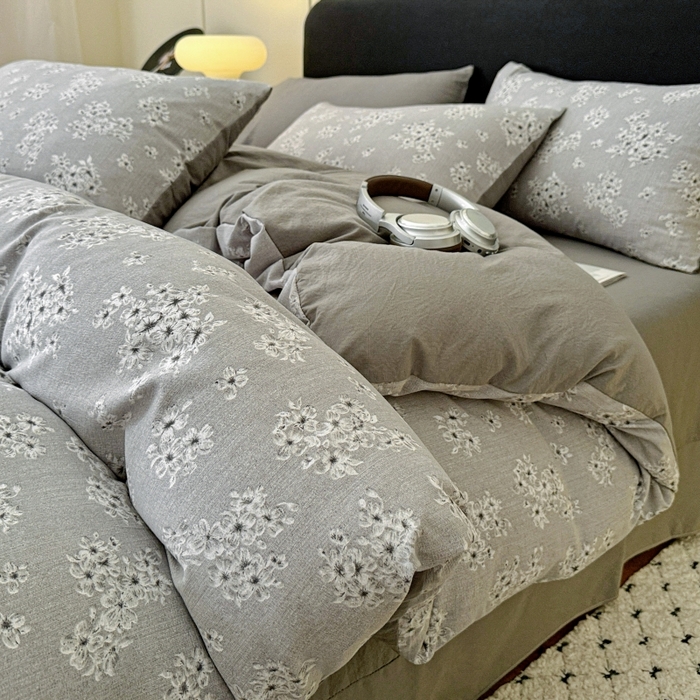 91家纺网 家纺一手货源 找家纺 金梦拉家纺 2025秋冬爆款新品高克重加厚原麻亚麻皱皱纱印花四件套 灰调