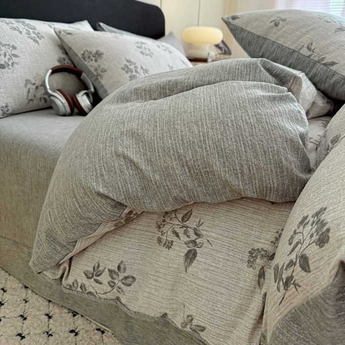 91家纺网 家纺一手货源 找家纺 金梦拉家纺 2025秋冬爆款新品高克重加厚原麻亚麻皱皱纱印花四件套 篱落