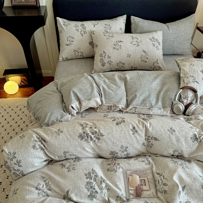 91家纺网 家纺一手货源 找家纺 金梦拉家纺 2025秋冬爆款新品高克重加厚原麻亚麻皱皱纱印花四件套 篱落