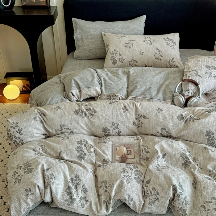 91家纺网 家纺一手货源 找家纺 金梦拉家纺 2025秋冬爆款新品高克重加厚原麻亚麻皱皱纱印花四件套 篱落