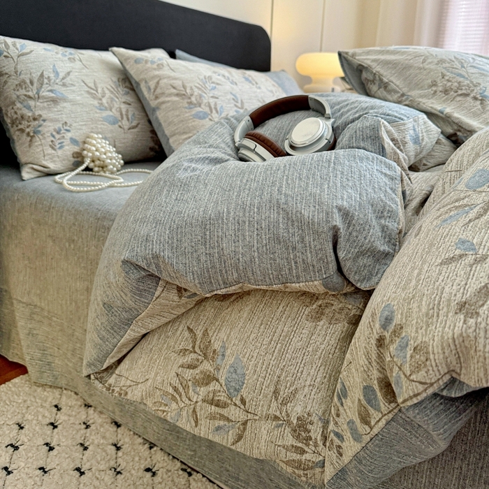 91家纺网 家纺一手货源 找家纺 金梦拉家纺 2025秋冬爆款新品高克重加厚原麻亚麻皱皱纱印花四件套 蔓叶兰