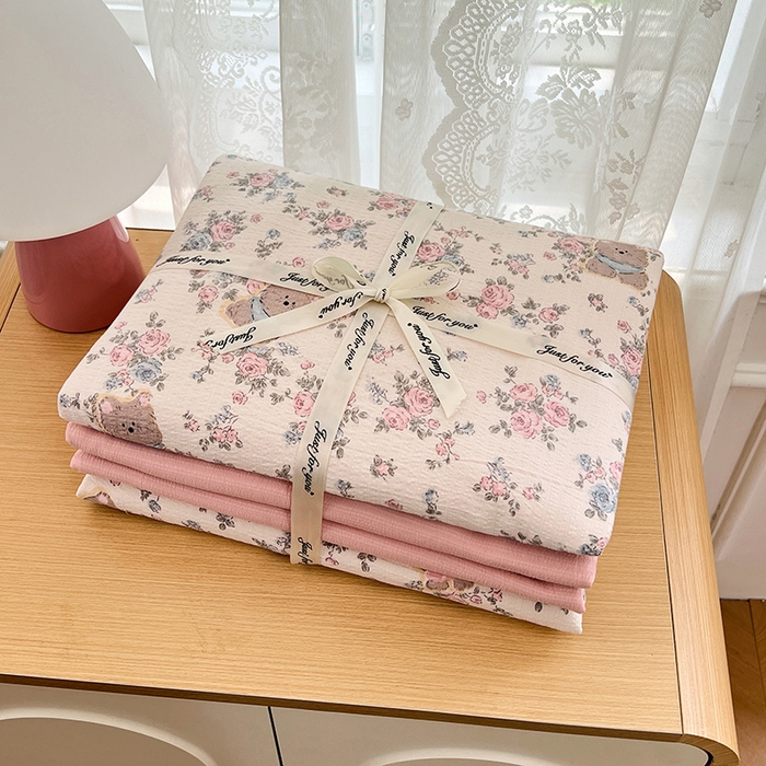 91家纺网 家纺一手货源 找家纺 梦卓家纺 2025新款超柔云感双层纱四件套 花间小熊