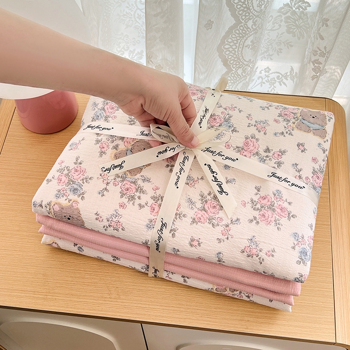 91家纺网 家纺一手货源 找家纺 梦卓家纺 2025新款超柔云感双层纱四件套 花间小熊