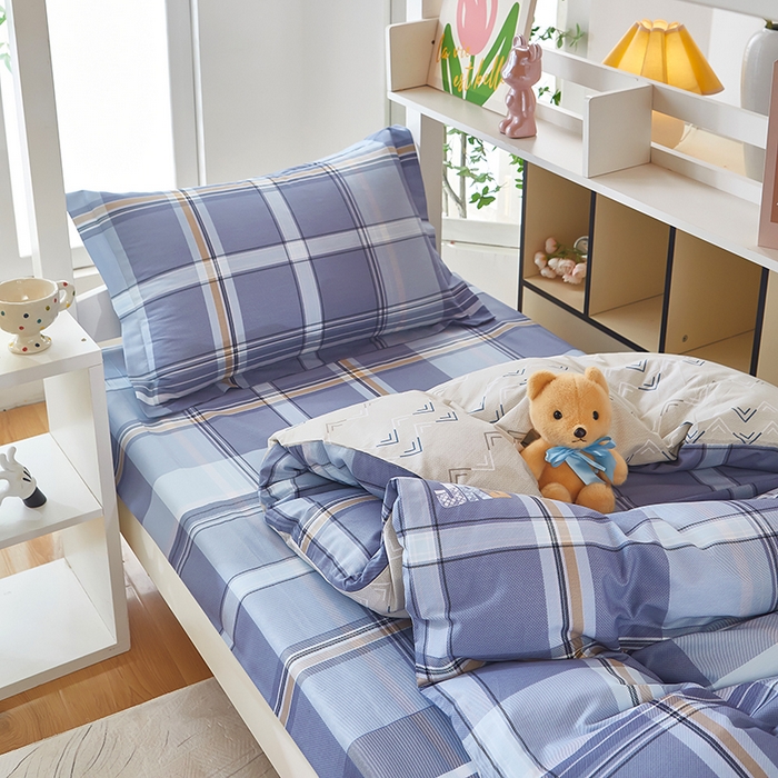 91家纺网 家纺一手货源 找家纺 安逸家纺 2024新款全棉学生三件套纯棉学生宿舍三件套 风华正茂