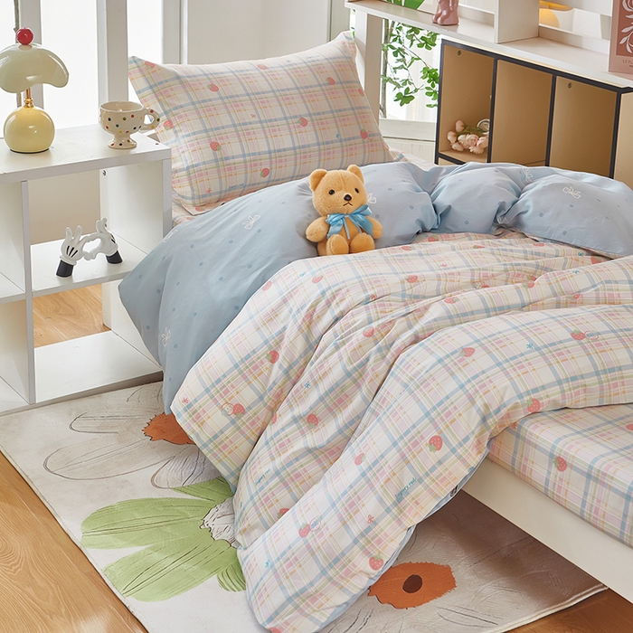 91家纺网 家纺一手货源 找家纺 安逸家纺 2024新款全棉学生三件套纯棉学生宿舍三件套 草莓派