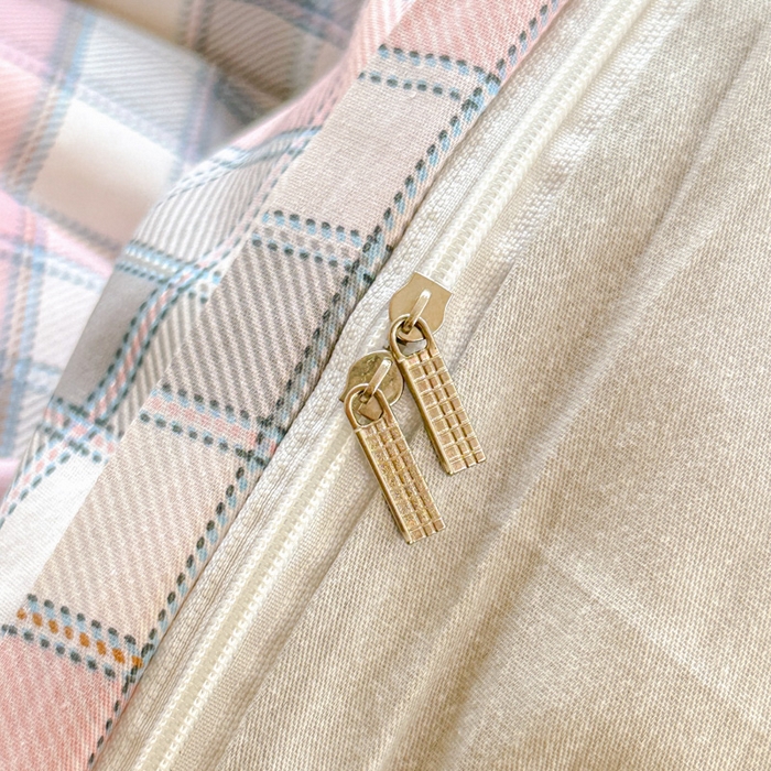 91家纺网 家纺一手货源 找家纺 帛织澜 12868全棉喷气印花四件套 木几小格