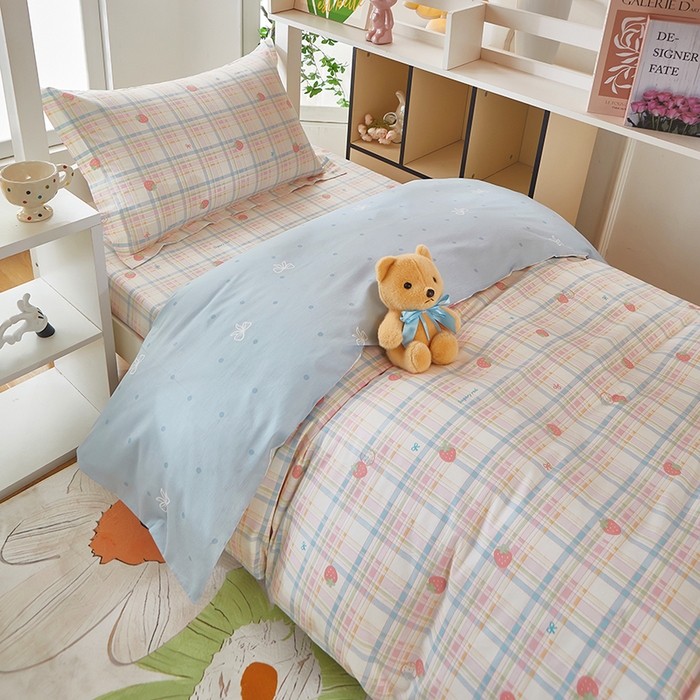 91家纺网 家纺一手货源 找家纺 安逸家纺 2024新款全棉学生三件套纯棉学生宿舍三件套 草莓派