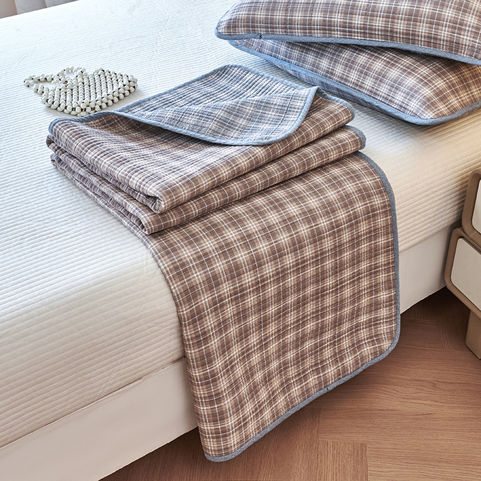 91家纺网 家纺一手货源 找家纺 莎果家纺 2025新款12868双面纯棉床盖三件套 棕色格子