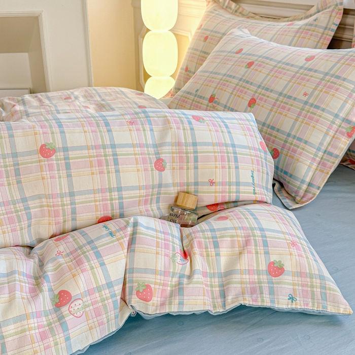 91家纺网 家纺一手货源 找家纺 帛织澜 12868全棉喷气印花四件套 草莓派