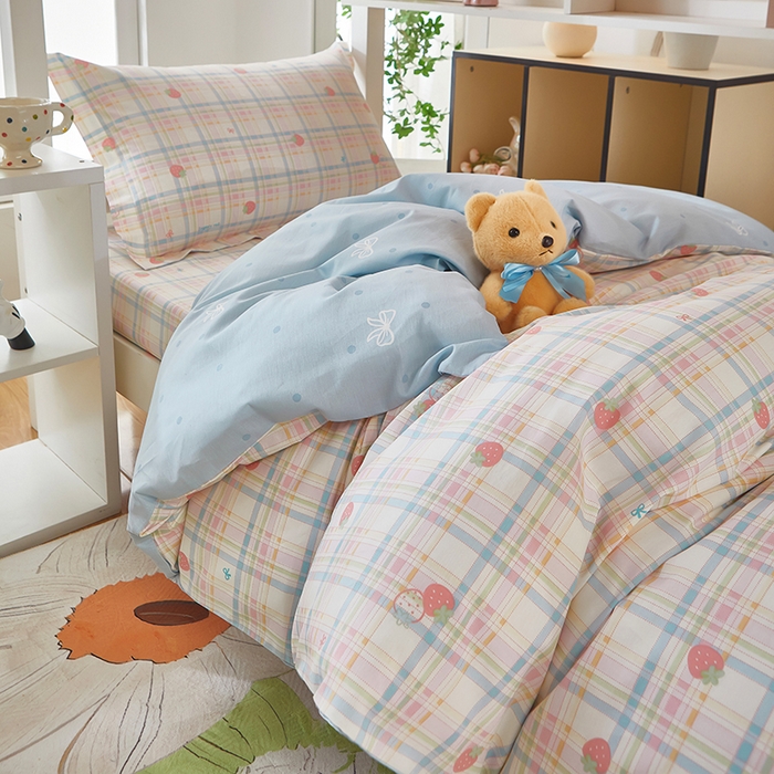 91家纺网 家纺一手货源 找家纺 安逸家纺 2024新款全棉学生三件套纯棉学生宿舍三件套 草莓派