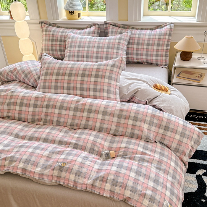 91家纺网 家纺一手货源 找家纺 帛织澜 12868全棉喷气印花四件套 木几小格