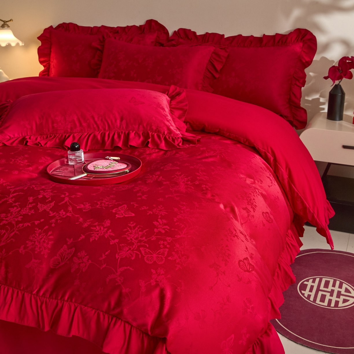 91家纺网 家纺一手货源 找家纺 （总）千希家纺 2025新款亲肤舒适亮丝提花婚庆系列四件套