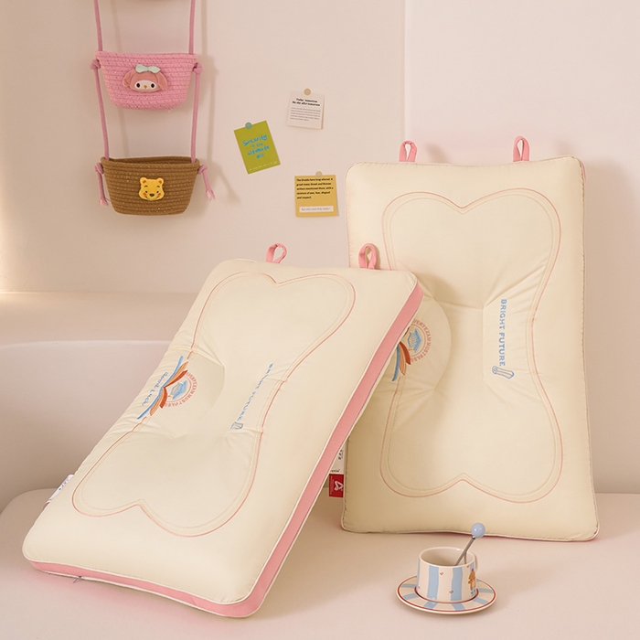 91家纺网 家纺一手货源 找家纺 大熊枕芯 2025新款亲子款好运连连幼儿园儿童学生成人低枕头枕芯单枕芯 goodluck好运连连水洗枕-粉色 48x74cm中枕/只