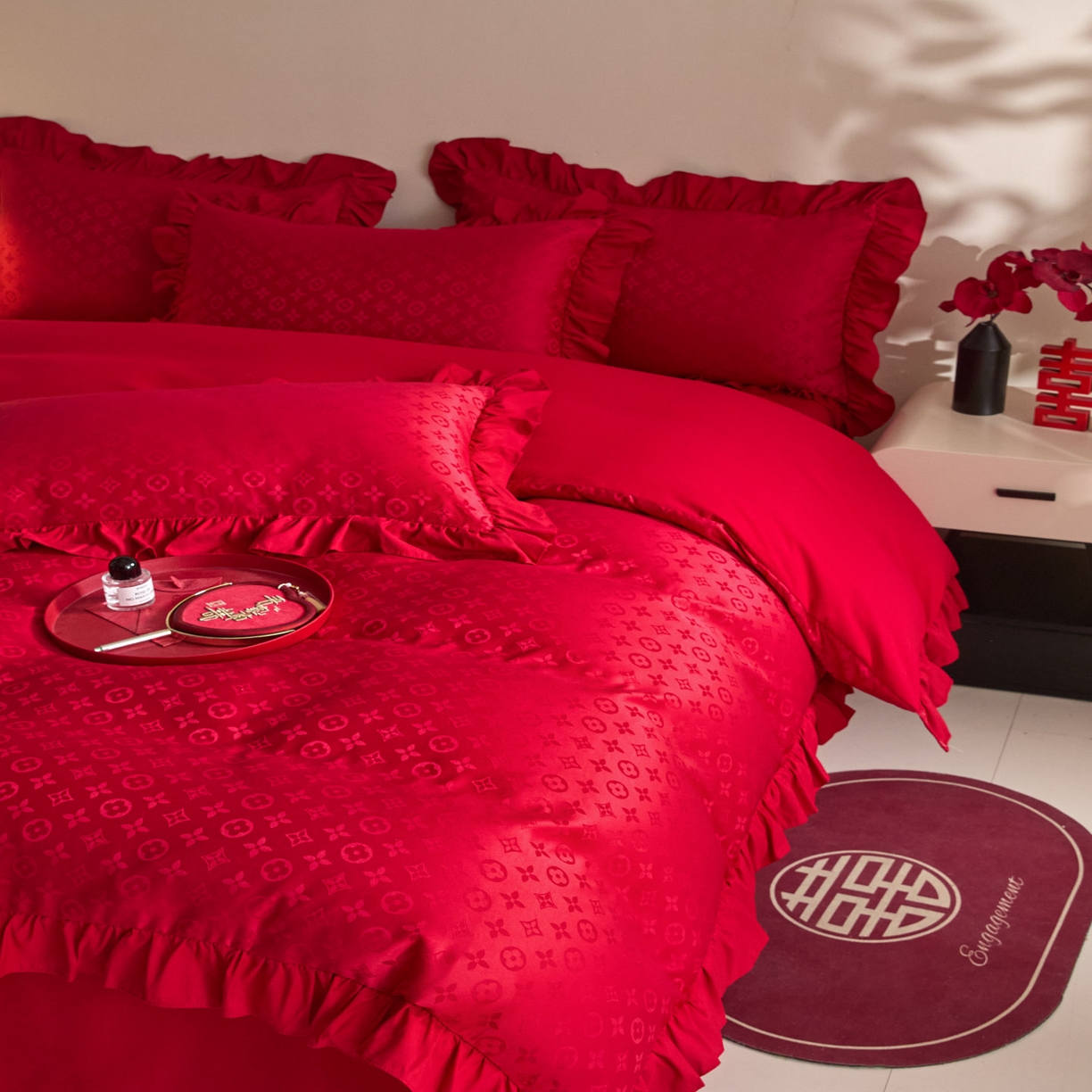 91家纺网 家纺一手货源 找家纺 千希家纺 2025新款亲肤舒适亮丝提花婚庆系列四件套 浪漫之名