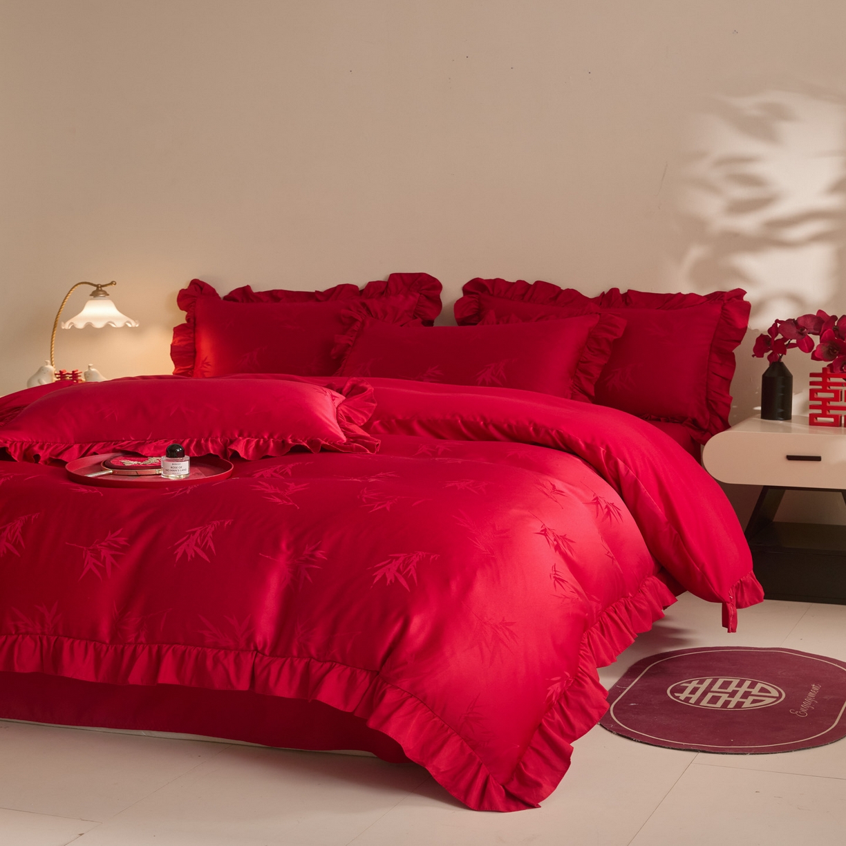 91家纺网 家纺一手货源 找家纺 千希家纺 2025新款亲肤舒适亮丝提花婚庆系列四件套 竹影喜