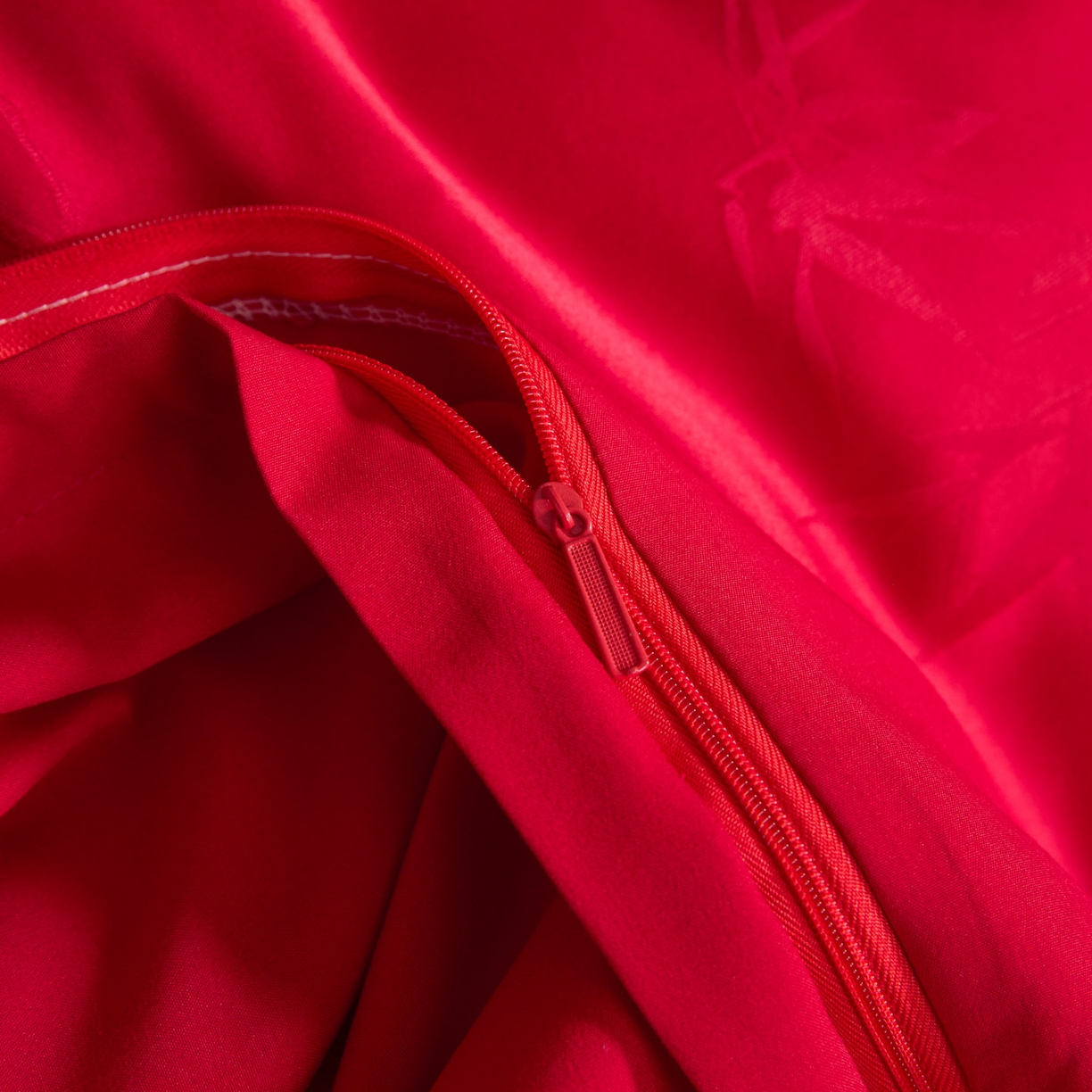 91家纺网 家纺一手货源 找家纺 千希家纺 2025新款亲肤舒适亮丝提花婚庆系列四件套 竹影喜