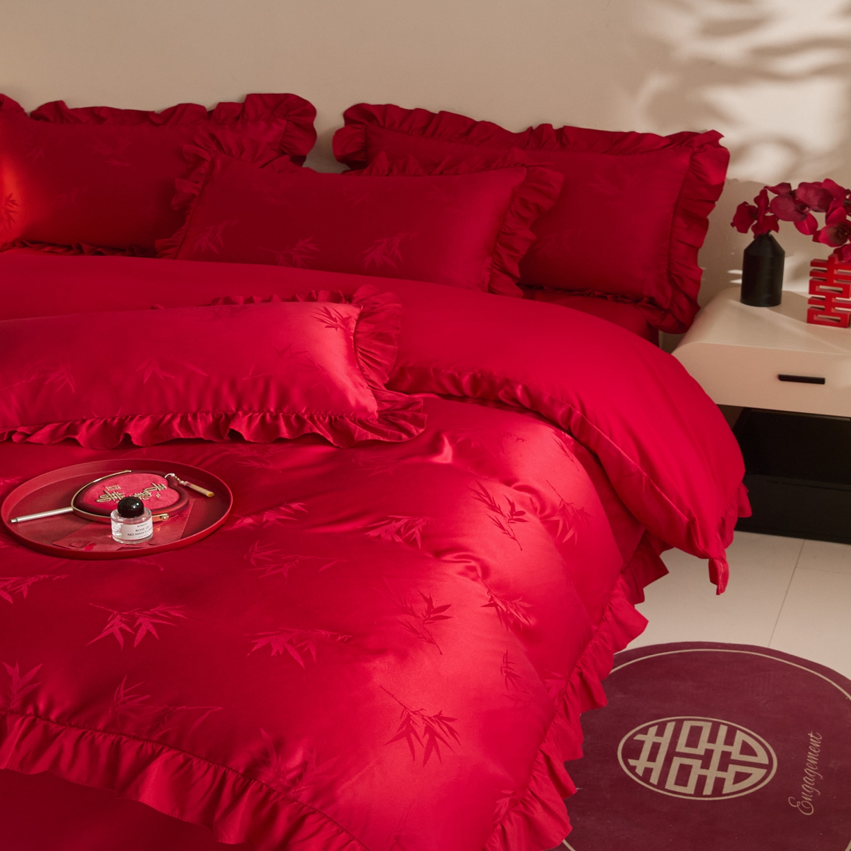 91家纺网 家纺一手货源 找家纺 千希家纺 2025新款亲肤舒适亮丝提花婚庆系列四件套 竹影喜