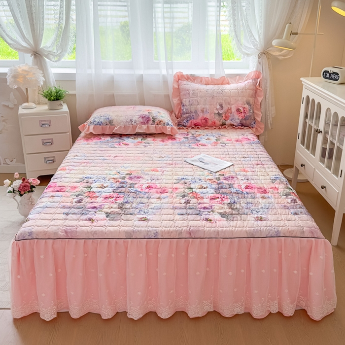 91家纺网 家纺一手货源 找家纺 家之硕家纺 2025春夏新款鹿锦棉蕾丝花边夹棉四件套 苍穹雀语