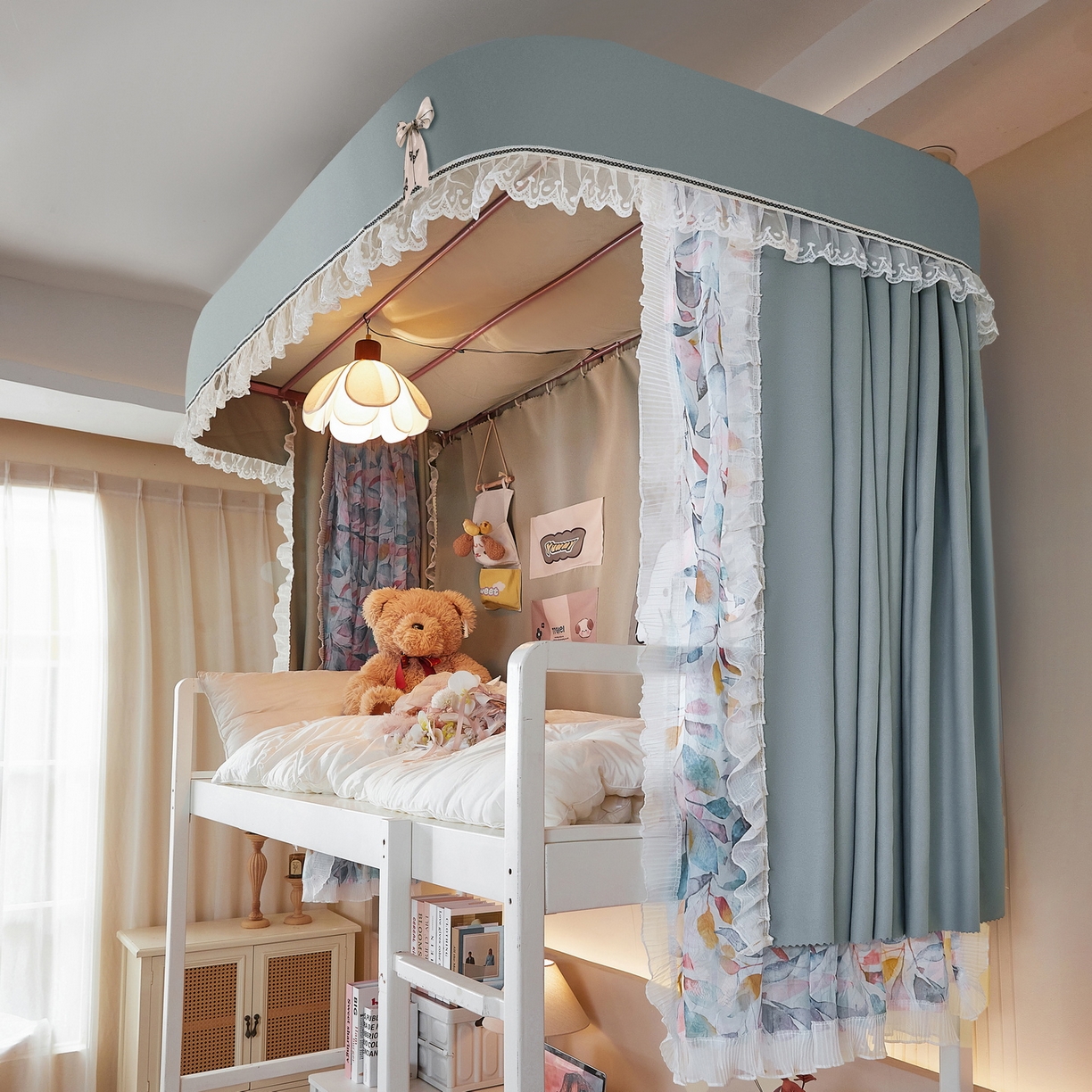 91家纺网 家纺一手货源 找家纺 （总）夏彩 2025新款学生新款雪纺蕾丝强遮光可升降U型轨道蚊帐