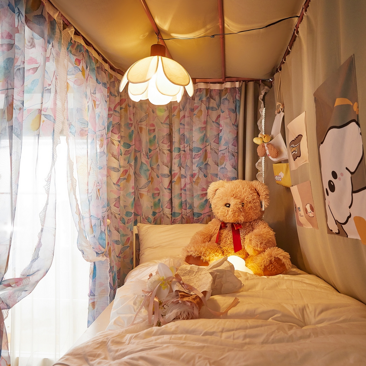 91家纺网 家纺一手货源 找家纺 （总）夏彩 2025新款学生新款雪纺蕾丝强遮光可升降U型轨道蚊帐