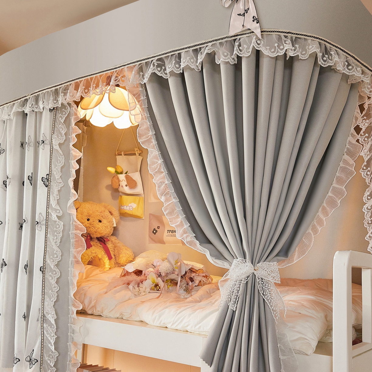 91家纺网 家纺一手货源 找家纺 夏彩 2025新款学生新款雪纺蕾丝强遮光可升降U型轨道蚊帐 蝴蝶花