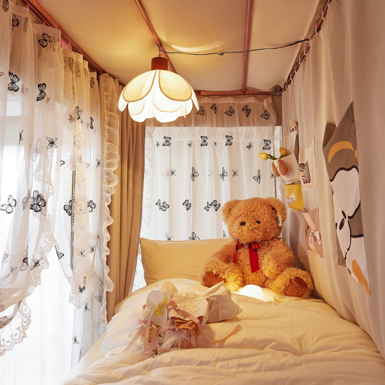 91家纺网 家纺一手货源 找家纺 夏彩 2025新款学生新款雪纺蕾丝强遮光可升降U型轨道蚊帐 蝴蝶花