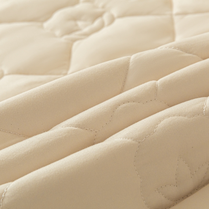 91家纺网 家纺一手货源 找家纺 老帅的工厂店2025新款A类水洗棉珩绣棉花床褥本色