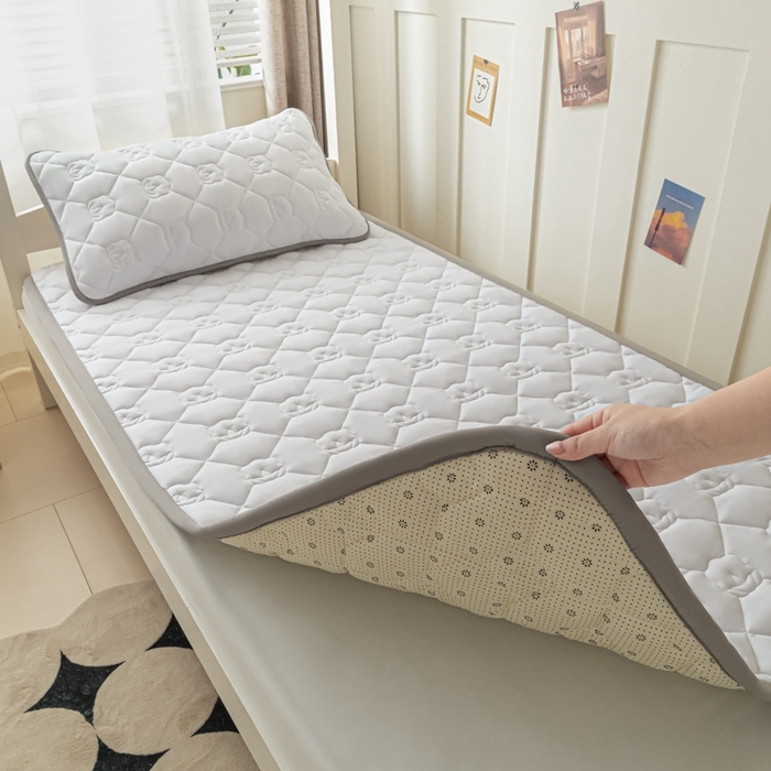 91家纺网 家纺一手货源 找家纺 老帅的工厂店2025新款A类水洗棉珩绣棉花床褥净白色