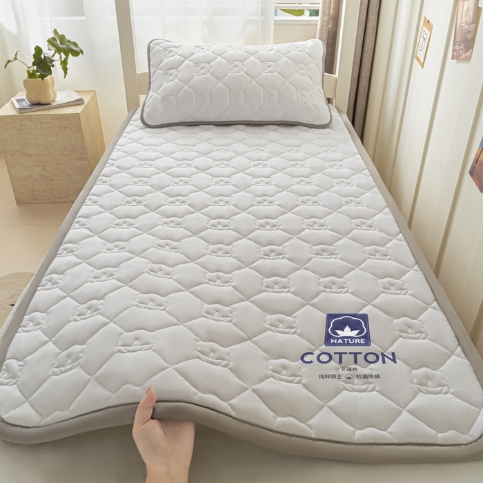 91家纺网 家纺一手货源 找家纺 老帅的工厂店2025新款A类水洗棉珩绣棉花床褥净白色