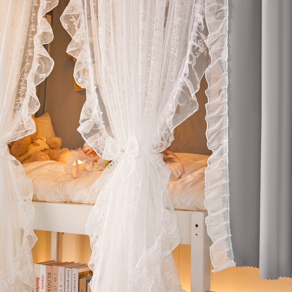 91家纺网 家纺一手货源 找家纺 夏彩 2025新款学生新款雪纺蕾丝强遮光可升降U型轨道蚊帐 叶韵