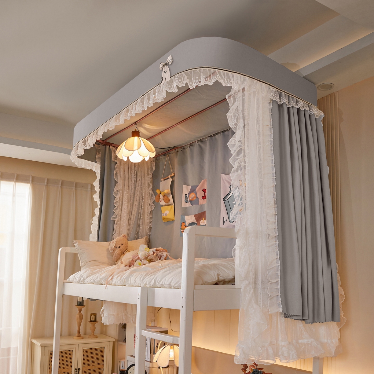 91家纺网 家纺一手货源 找家纺 夏彩 2025新款学生新款雪纺蕾丝强遮光可升降U型轨道蚊帐 叶韵