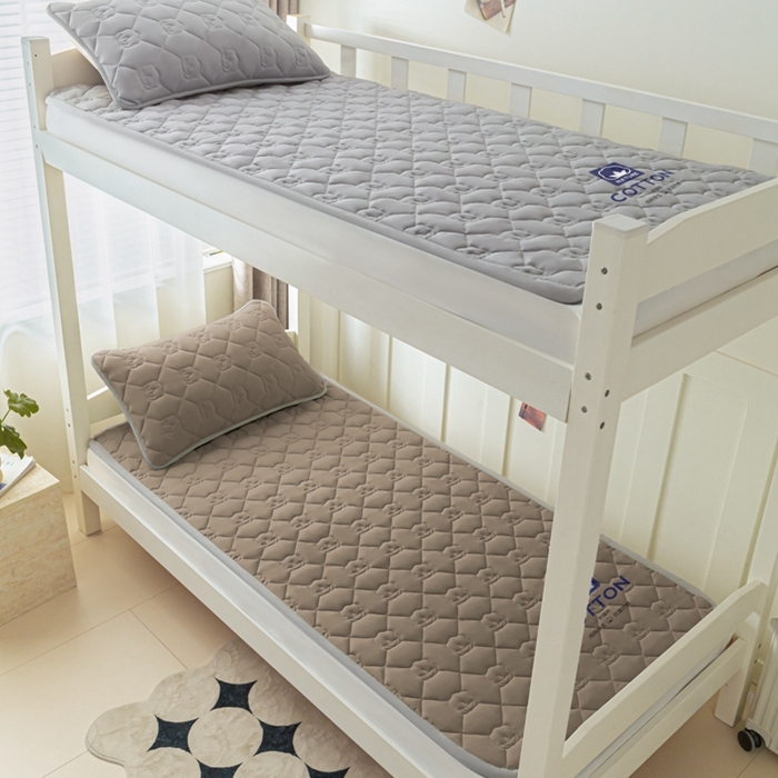 91家纺网 家纺一手货源 找家纺 老帅的工厂店2025新款A类水洗棉珩绣棉花床褥咖色