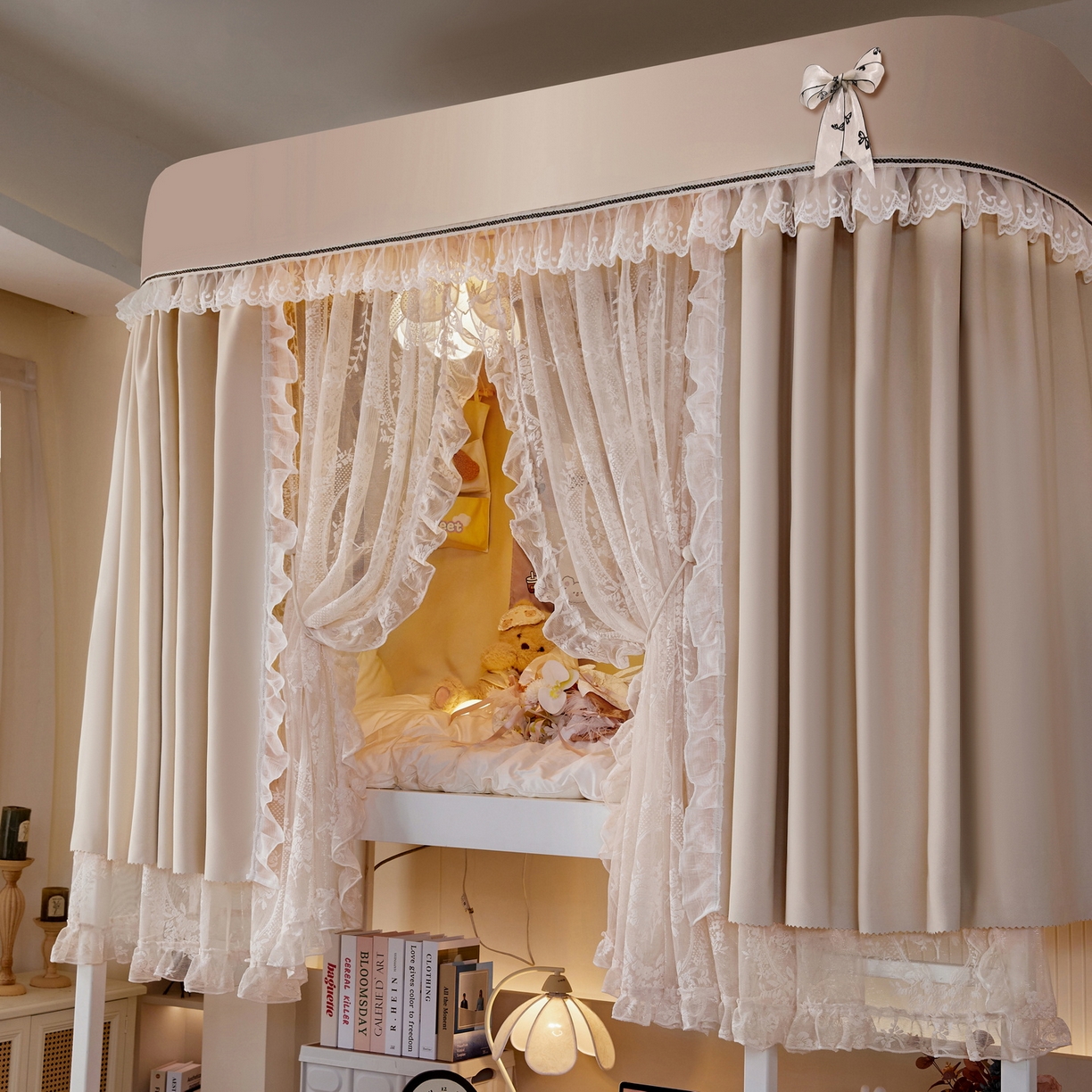 91家纺网 家纺一手货源 找家纺 夏彩 2025新款学生新款雪纺蕾丝强遮光可升降U型轨道蚊帐 悦色