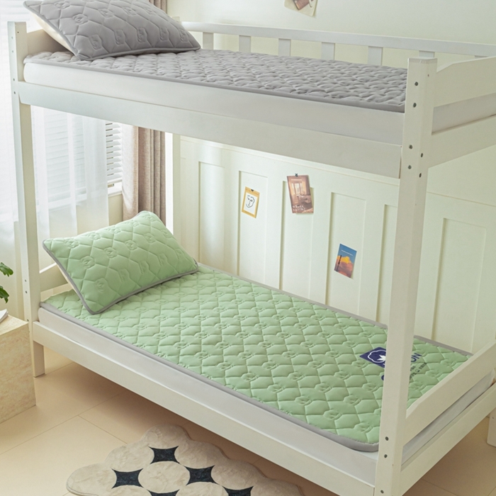 91家纺网 家纺一手货源 找家纺 老帅的工厂店2025新款A类水洗棉珩绣棉花床褥清新绿