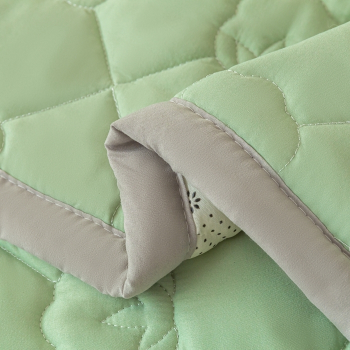 91家纺网 家纺一手货源 找家纺 老帅的工厂店2025新款A类水洗棉珩绣棉花床褥清新绿