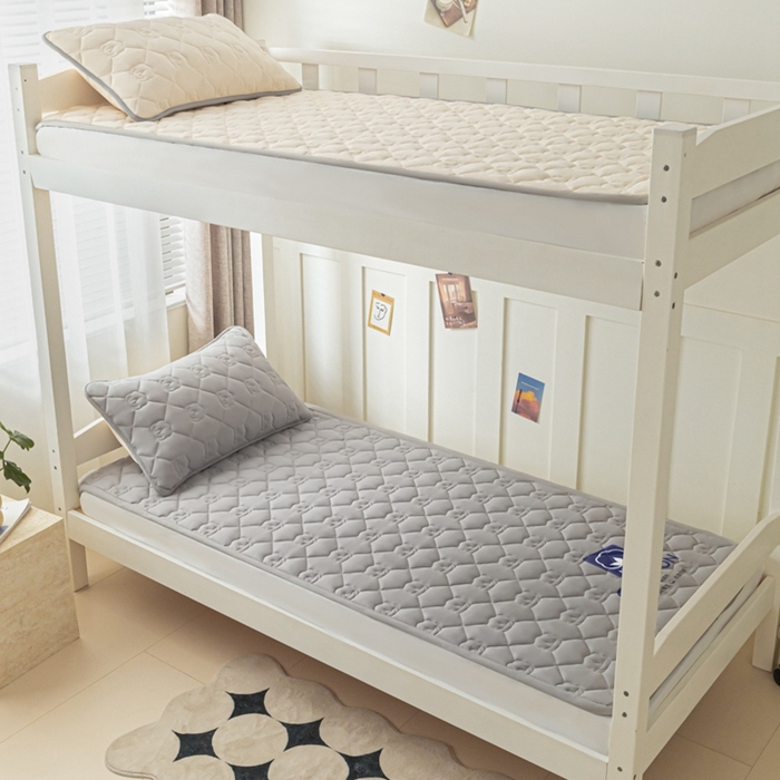 91家纺网 家纺一手货源 找家纺 老帅的工厂店2025新款A类水洗棉珩绣棉花床褥雅士灰