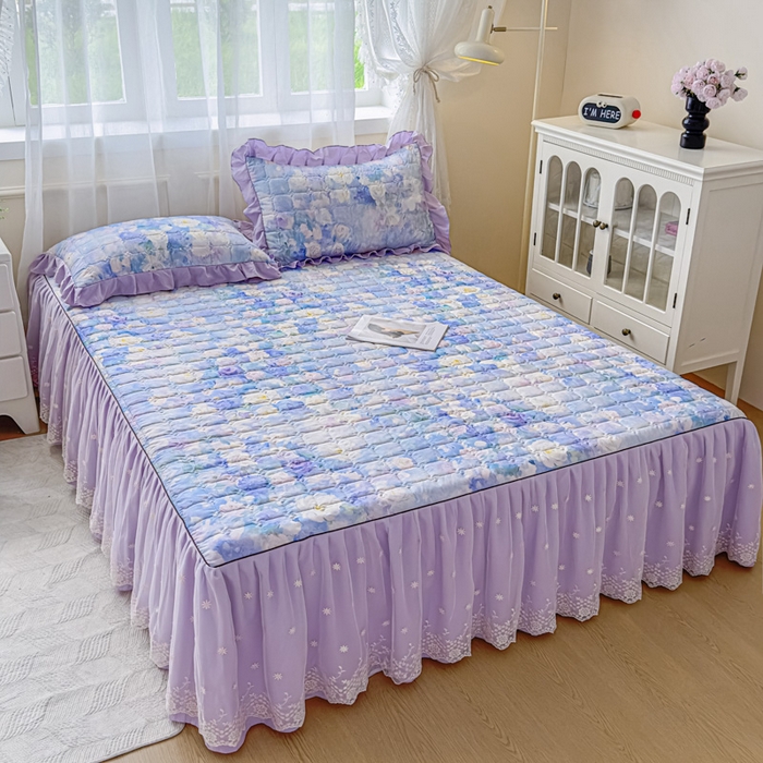 91家纺网 家纺一手货源 找家纺 家之硕家纺 2025春夏新款鹿锦棉蕾丝花边夹棉床裙单床裙床裙单件 花香四溢