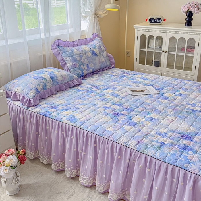 91家纺网 家纺一手货源 找家纺 家之硕家纺 2025春夏新款鹿锦棉蕾丝花边夹棉床裙单床裙床裙单件 花香四溢