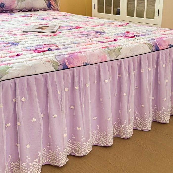 91家纺网 家纺一手货源 找家纺 家之硕家纺 2025春夏新款鹿锦棉蕾丝花边夹棉床裙单床裙床裙单件 陌上花开