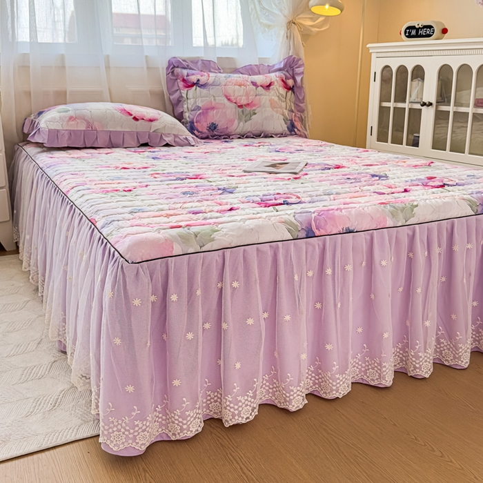 91家纺网 家纺一手货源 找家纺 家之硕家纺 2025春夏新款鹿锦棉蕾丝花边夹棉床裙单床裙床裙单件 陌上花开