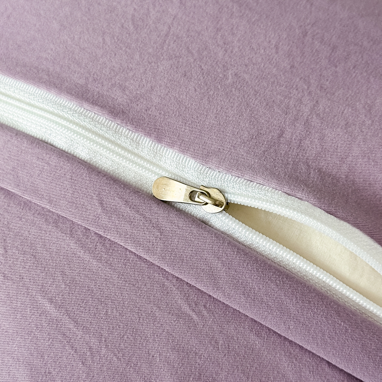 91家纺网 家纺一手货源 找家纺 梓之赫 2025新款斜纹棉AB床裙雪纺花边四件套 风信紫